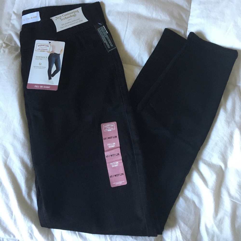 Signature By Levi Strauss Totally Shaping Skinny Jeans